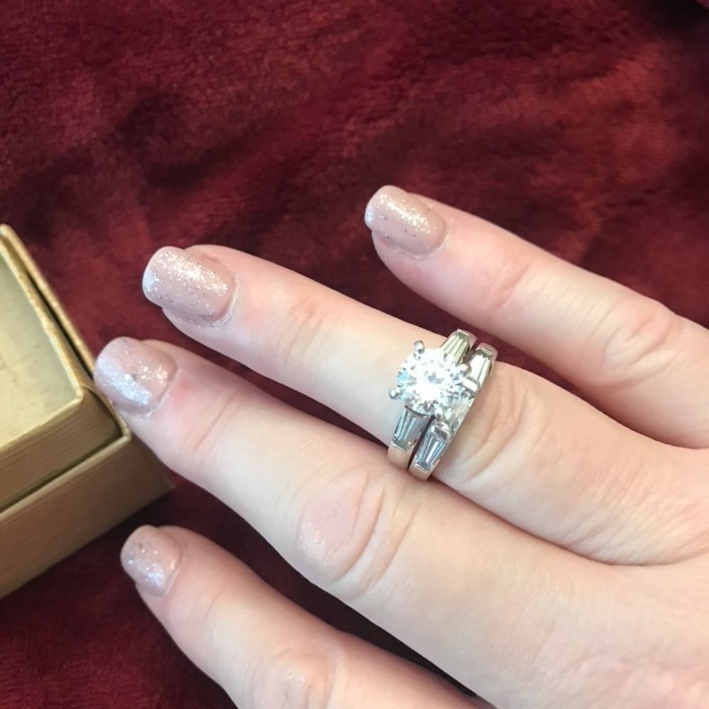 CZ Wedding set; 2ctw round w/baguettes, sz 7 - Picture 2 of 7